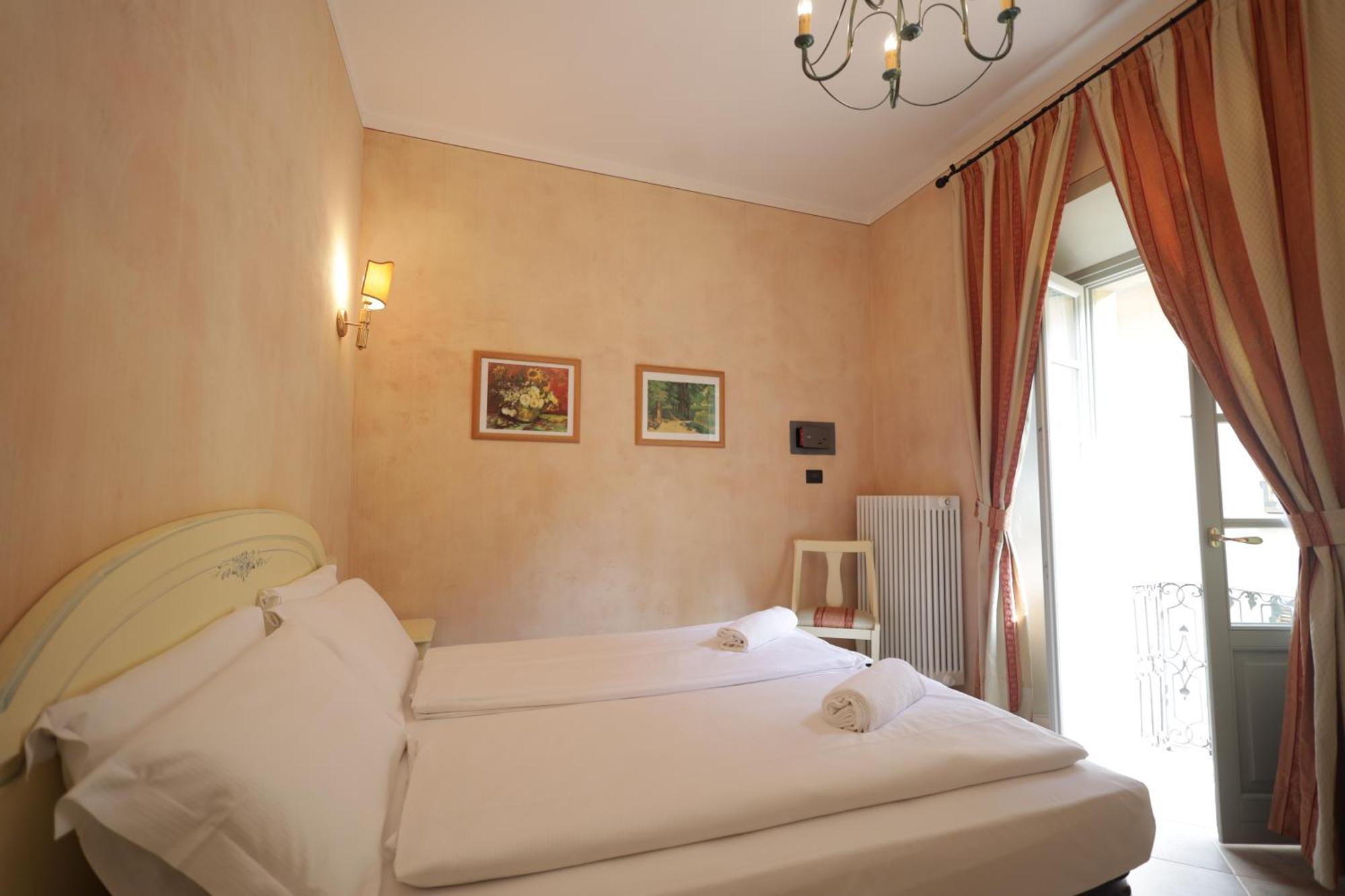 Hotel Il Portico By Lvg Hotel Collection カンノビオ エクステリア 写真